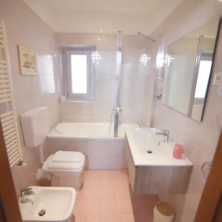 Quarto em Acomodações Particulares Aria Di Sale Trieste